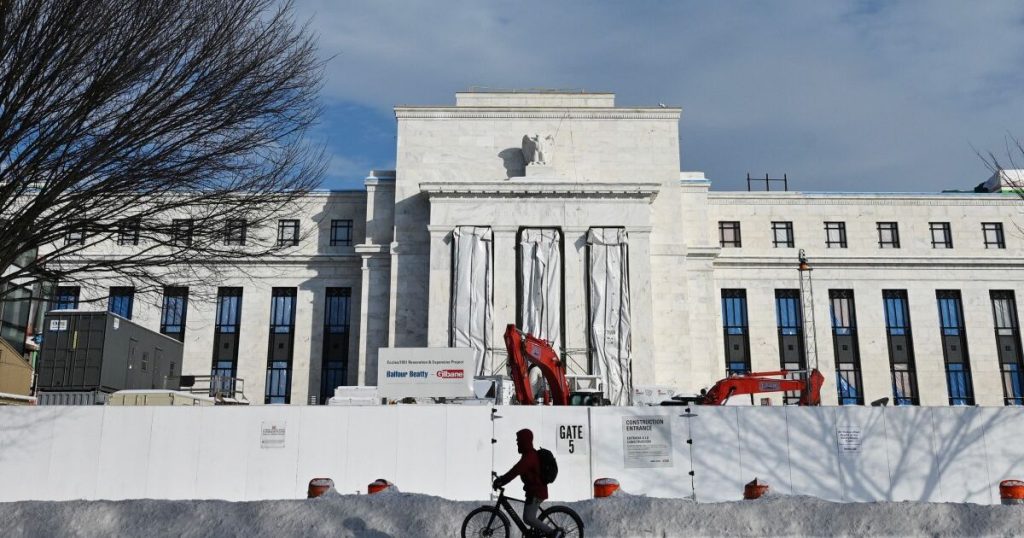 Fed keeps interest rates unchanged and defies pressure from Trump