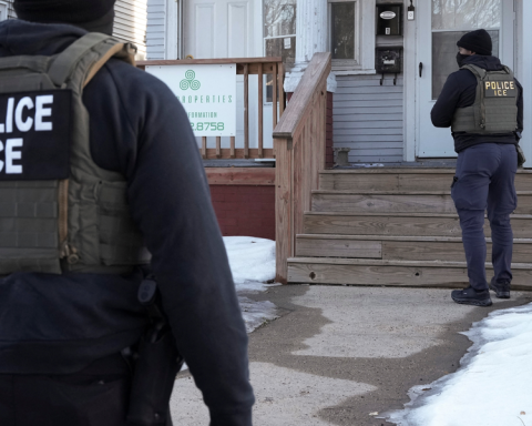 Federal judge limits powers of immigration agents in Minnesota