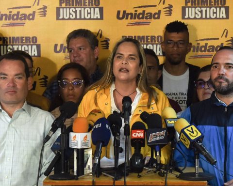 First Justice poses six key conditions to advance towards the democratic transition