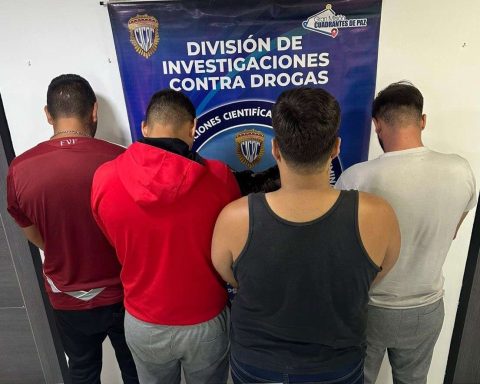 Four prisoners for illegal drug possession