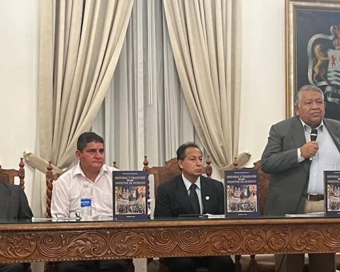 Fredy Vicente Aranda presents a book on the tradition of the Negritos of Huánuco