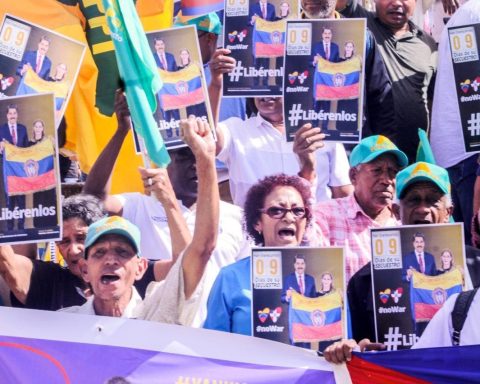 Frente Amplio y Alianza País condenan violación de soberanía venezolana