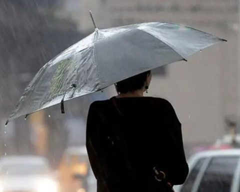 Sistema frontal provocará aguaceros este jueves, según Meteorología