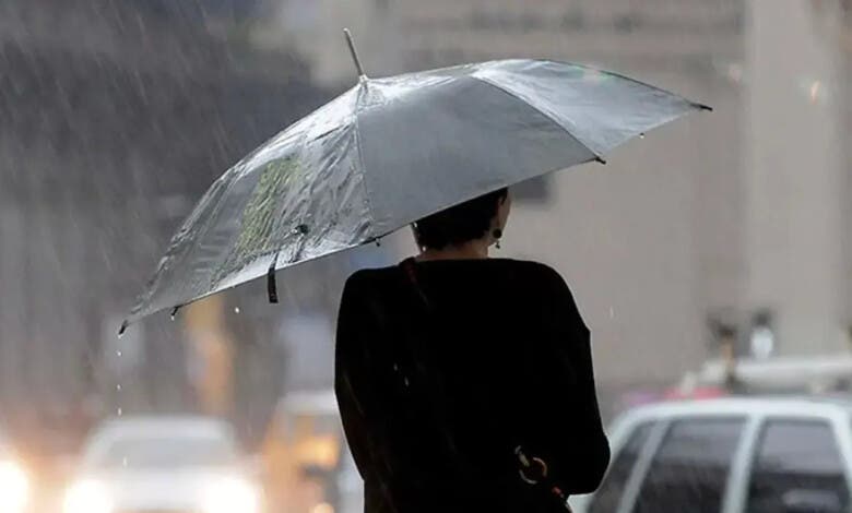 Sistema frontal provocará aguaceros este jueves, según Meteorología
