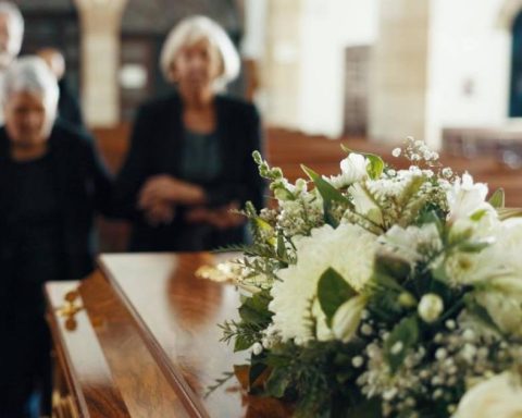 Funeral aid in Colombia 2026: what is it, how to request it and how much is it?