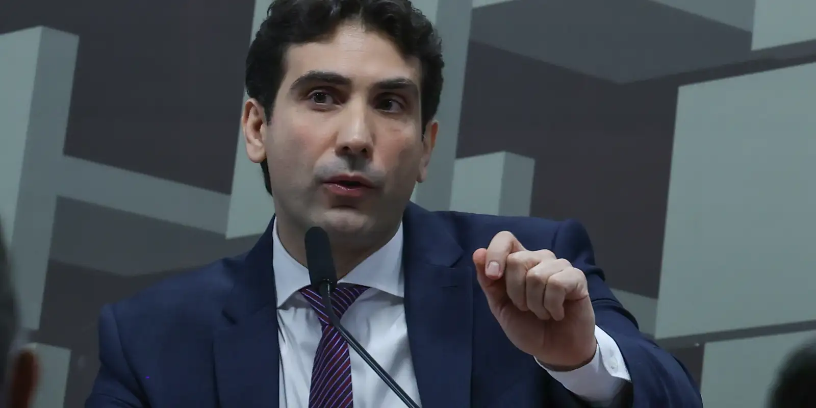 Galípolo signs international manifesto for the independence of BCs