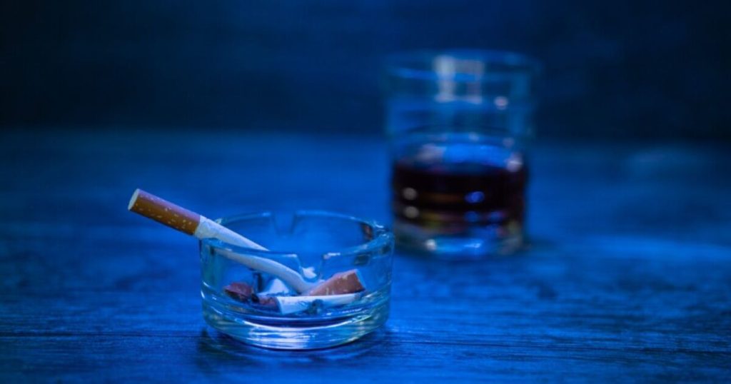 Generations Z and Alpha move away from alcohol and cigarettes, but increase consumption of vapes and opioids