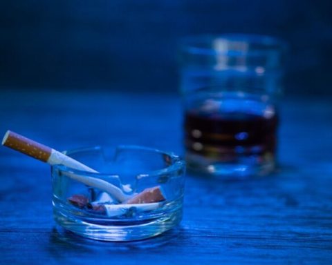 Generations Z and Alpha move away from alcohol and cigarettes, but increase consumption of vapes and opioids