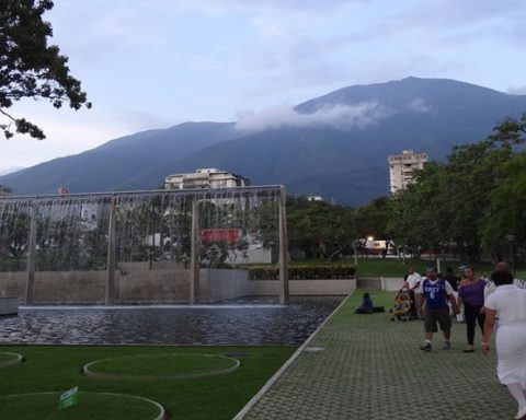 Venezuela disfruta el 1° de Enero en espacios públicos