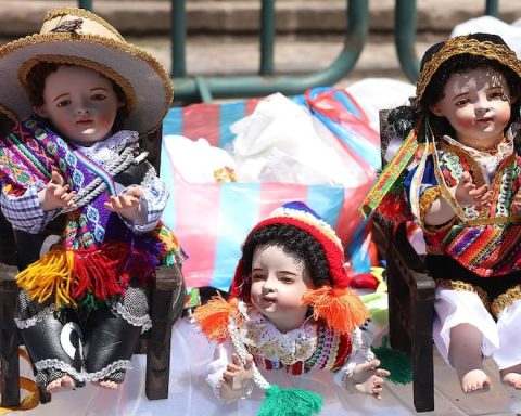 Glass eyes, condor feather teeth and natural hair, this is the Child Manuelito of Cusco (PHOTOS)