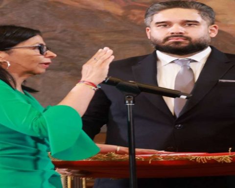 Godfather López to Delcy Rodríguez: count on the Fanb