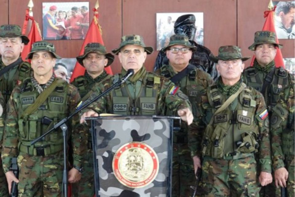 Godfather calls for unity and serenity: Intrigue and sectarianism do not help peace