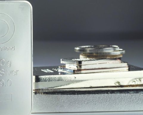 Gold and silver open the week at records; Trump-Powell clash worries investors