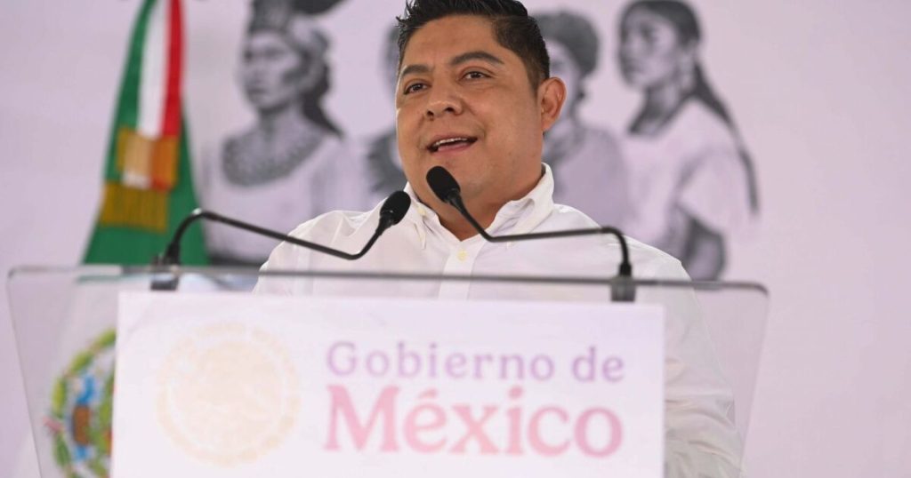 Governor of San Luis vetoes controversial ''Wife Law''; "We don't want any legislation," he says.