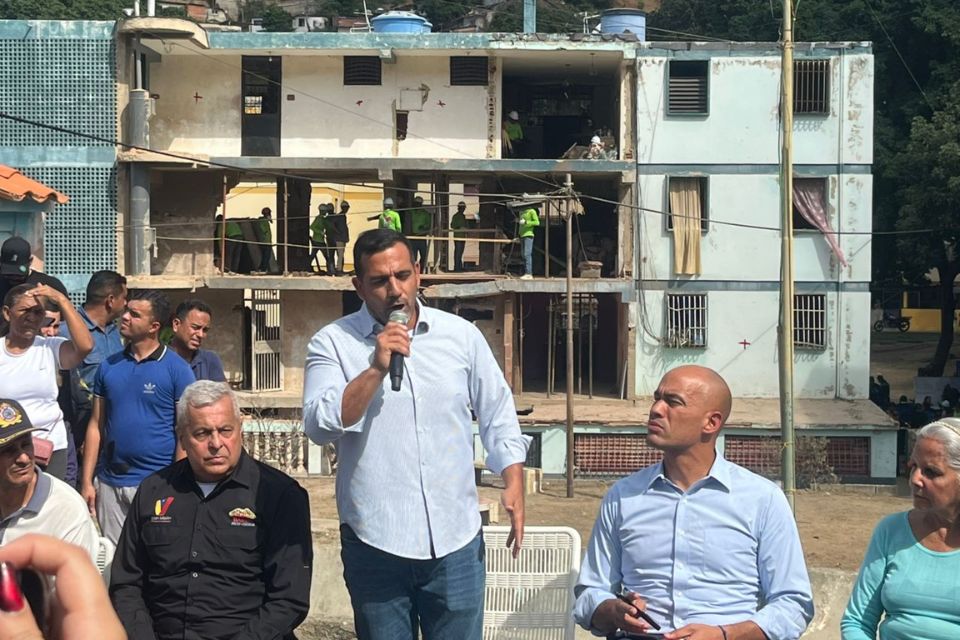 Héctor Rodríguez and Governor of La Guaira affirm that there were "more than 80" deaths on #3Jan