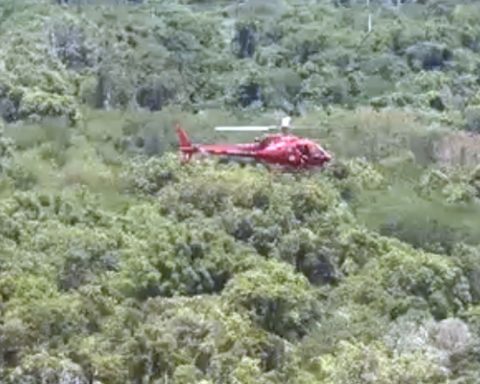 Helicopter crashes in the west zone of Rio and leaves three people dead