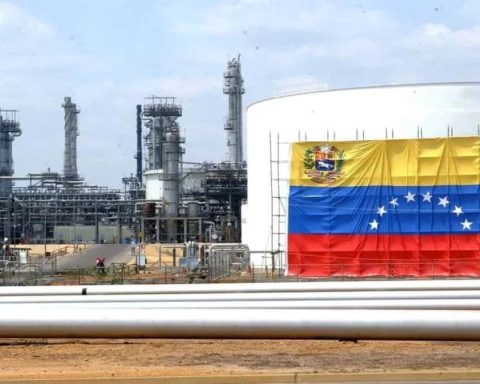 How important are Venezuela's oil reserves and what are the US interests?