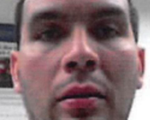 ICE seeks former federal police officer and alleged operator of “El Mayo”