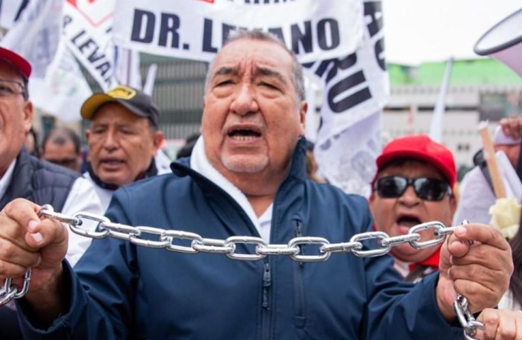 IPSOS SURVEY: Mario Vizcarra's candidacy falls from 8% in October to 3% in January