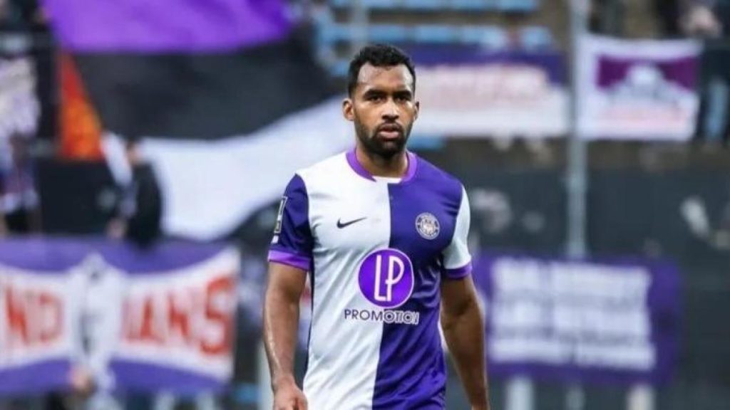 In France they say that Sevilla has made an offer for the Venezuelan Cásseres