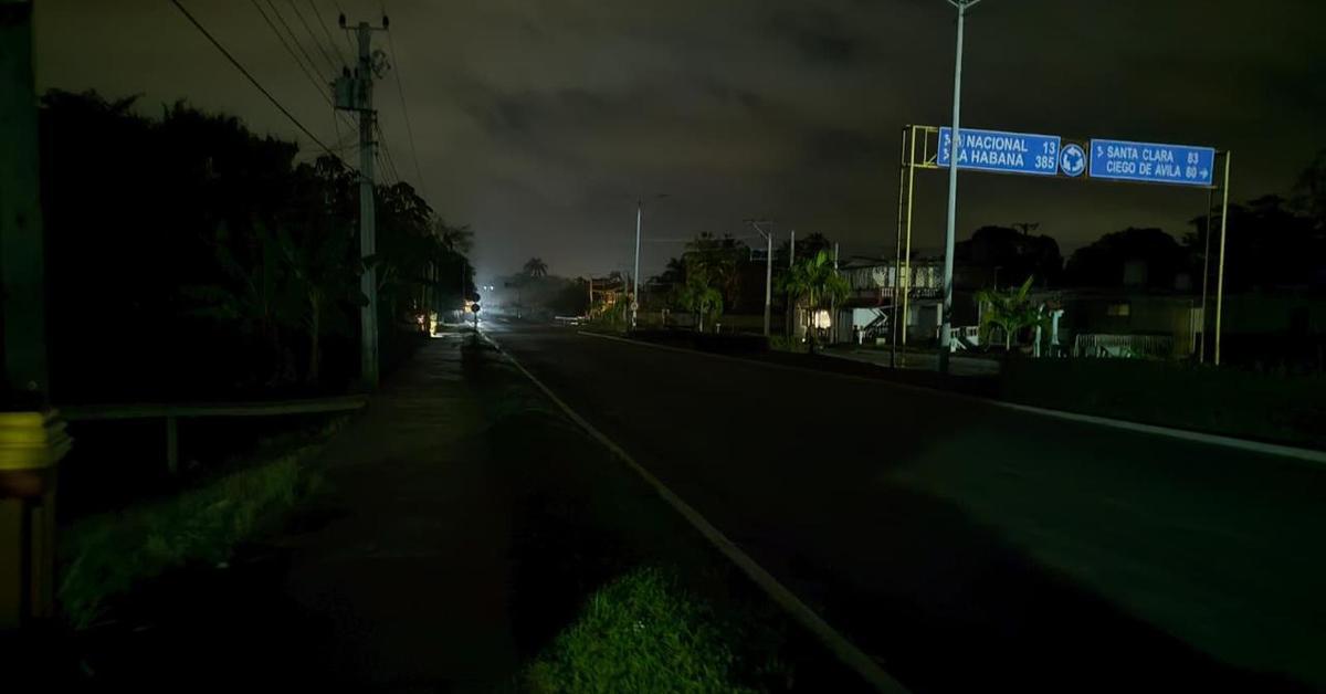 In Las Tunas they reward the "Labor Heroes" with credits to buy solar panels