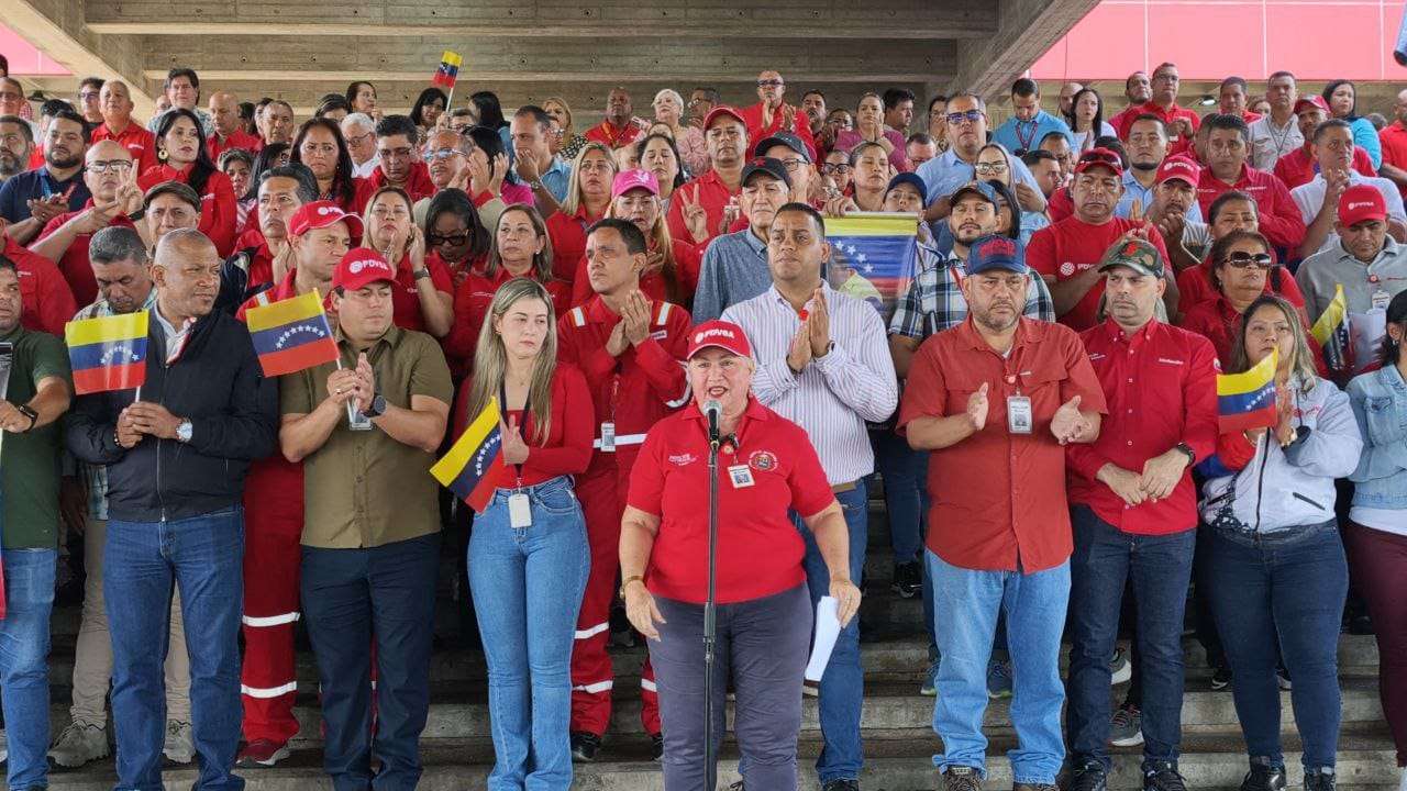 In Monagas oil workers demand the release of Maduro and Flores
