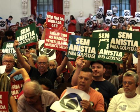 In an event in SP, manifesto celebrates democracy against acts of January 8