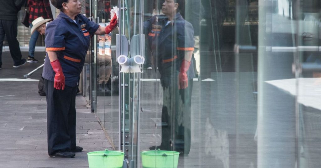 Inegi: Self-employment rebounds in Mexico and manufacturing cools