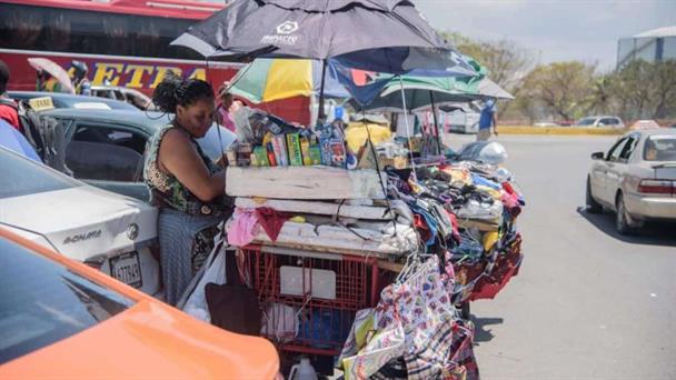 Informality: salvation of the Dominican and failure of institutions