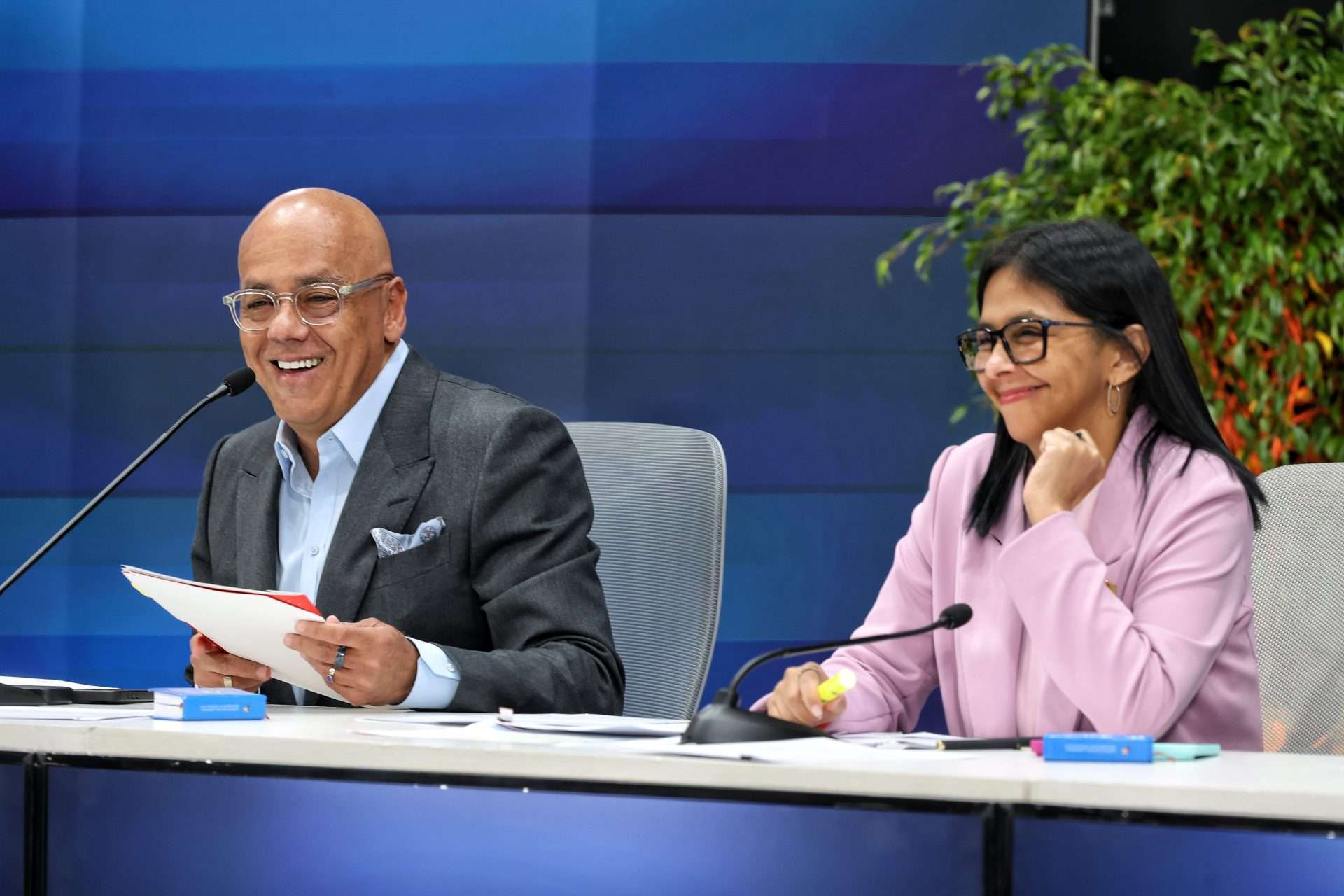 Jorge Rodríguez: laws must be at the service of the people