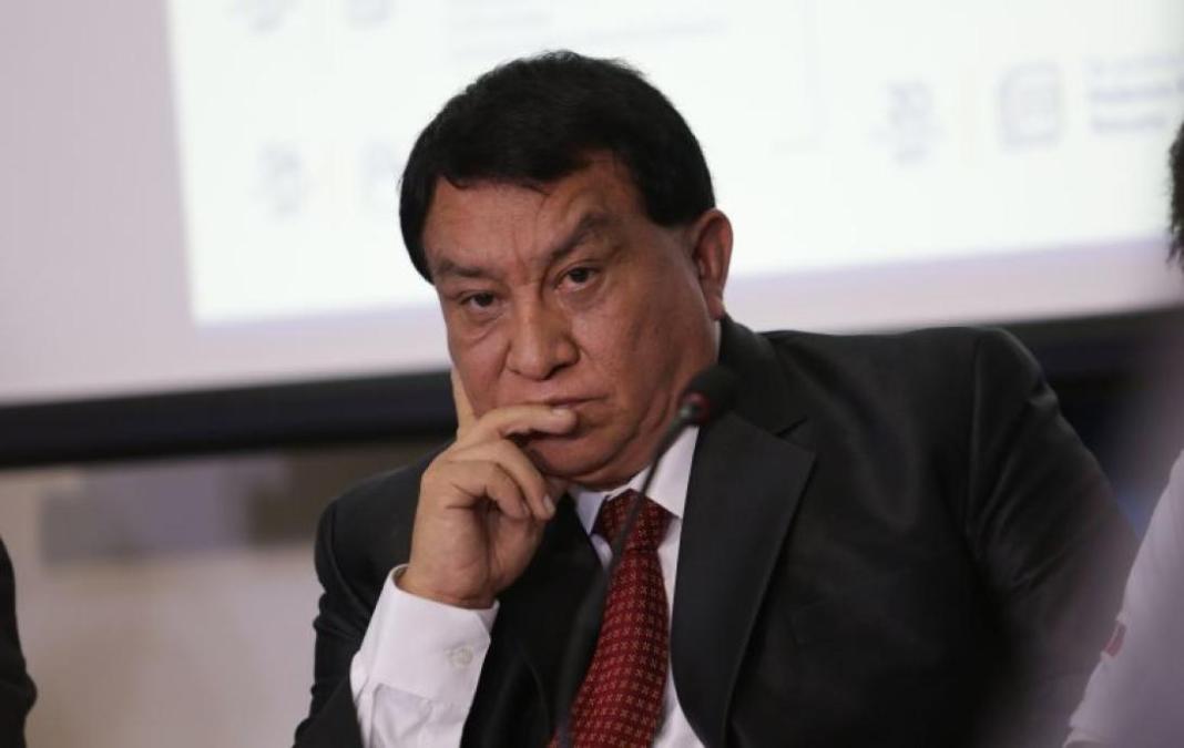 José Luna and his new populist campaign: question the restructuring of Petroperú