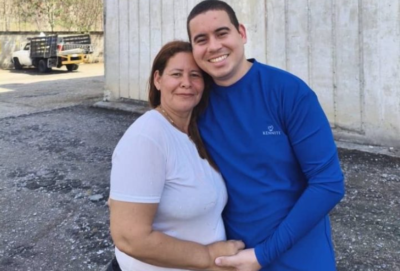 Lawyer Kennedy Tejeda is released from prison after 17 months in detention: "Already at home with his family"