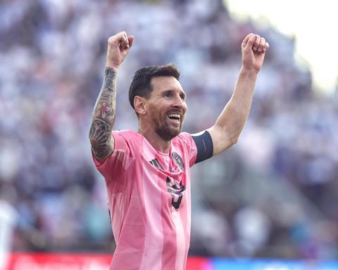 Leo Messi could play in the Copa Libertadores!