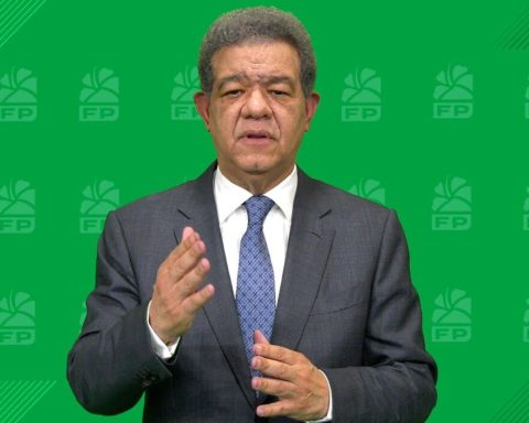 Leonel Fernández llama al diálogo y paz en Venezuela