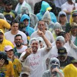 Lightning strikes protesters in Praça do Cruzeiro, in Brasília