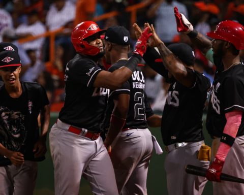 Leones del Escogido siguen paso arrollador