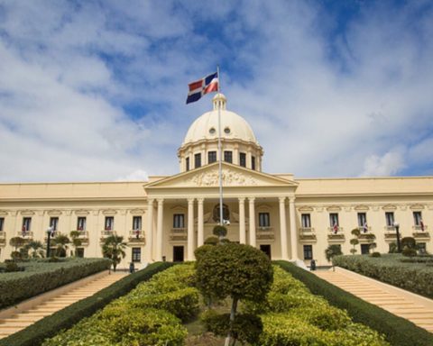 Luis Abinader nombra nuevos ministros en Agricultura y Mujer, y designa director de Impuestos Internos