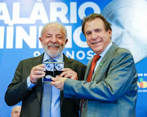 Lula says the minimum wage is low, but points out the importance of law