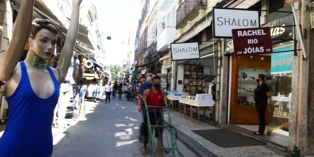 Manual brings together information for individual microentrepreneurs