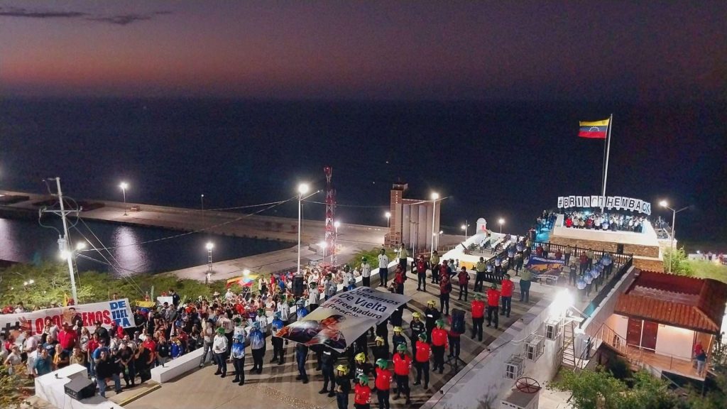 March in La Guaira demands the release of Nicolás Maduro and Cilia Flores