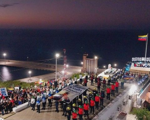 March in La Guaira demands the release of Nicolás Maduro and Cilia Flores