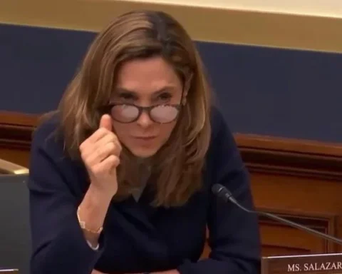 María Elvira Salazar