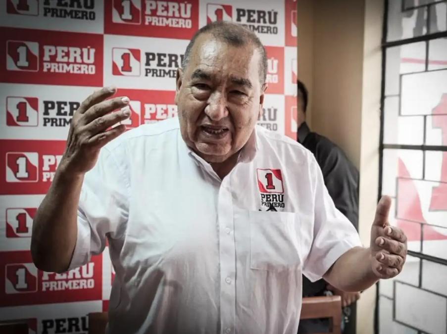 Mario Vizcarra awaits the ruling: which way will the balance tip?