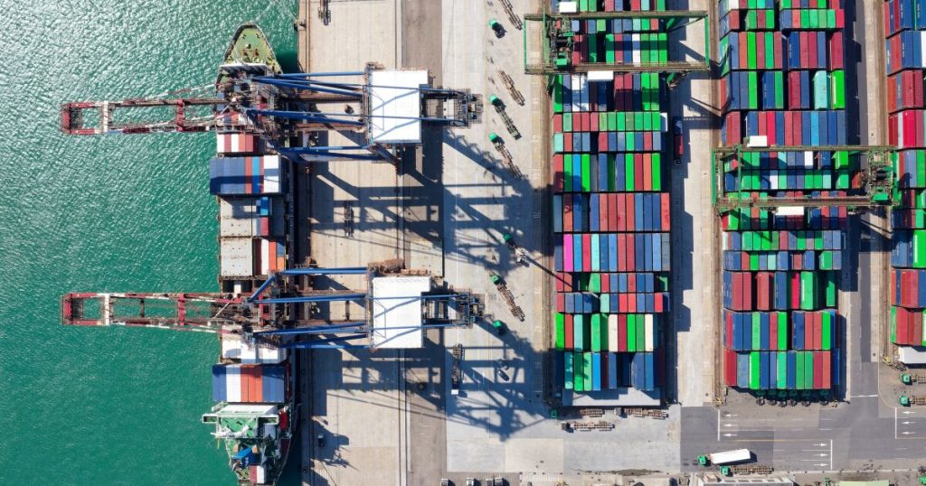 Mexico achieves export record in 2025, but the sectoral balance is bittersweet