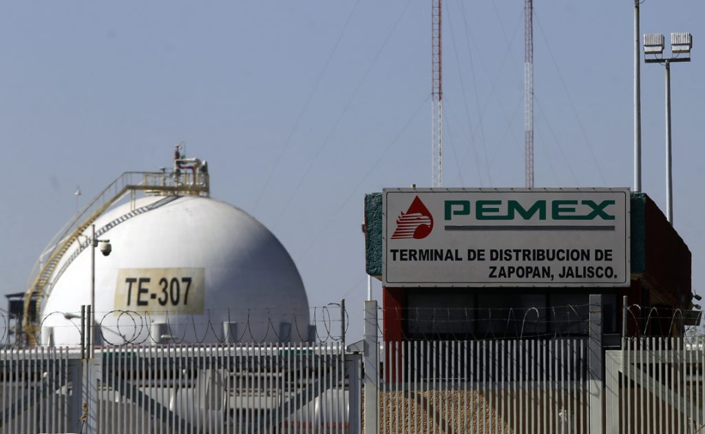 Mexico becomes Cuba's main source of oil and raises geopolitical costs with the US.