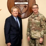 Mike Hammer y Evan L. Pettus