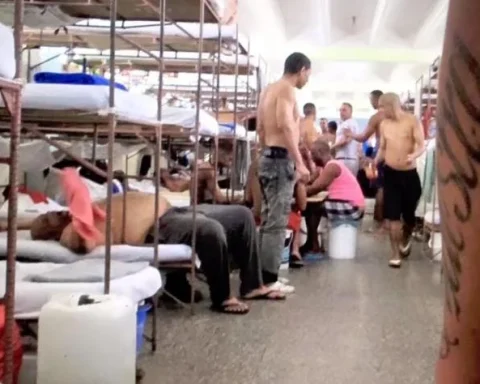 Reclusos en una cárcel cubana