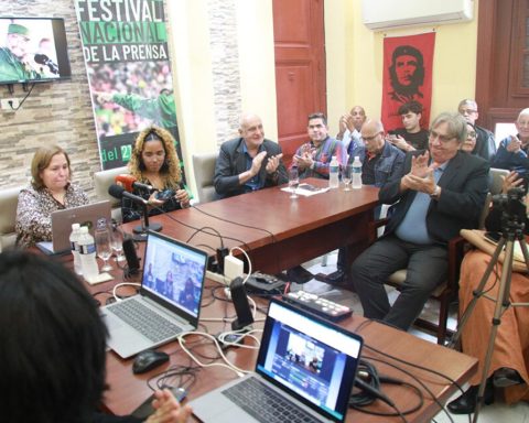 Minister announces self-financing of 28 media outlets in Cuba under a new management model