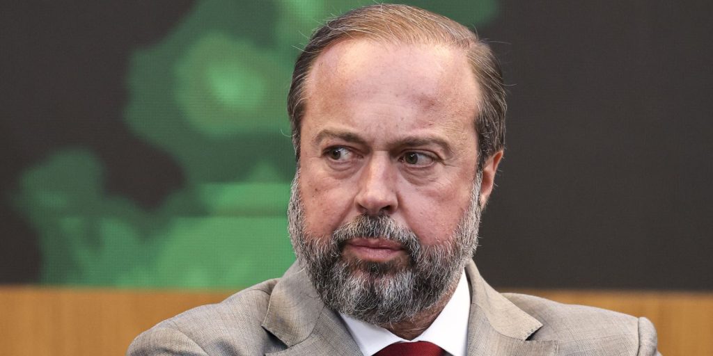 Minister demands solution for water leaks in Vale mines