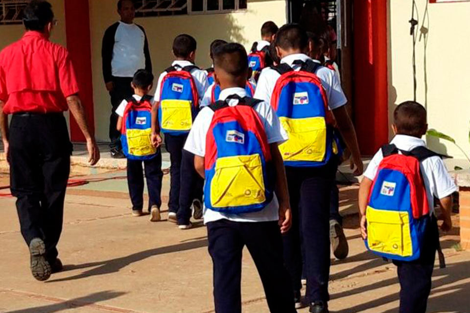 Minister of Education confirms that classes will restart on Monday the 12th